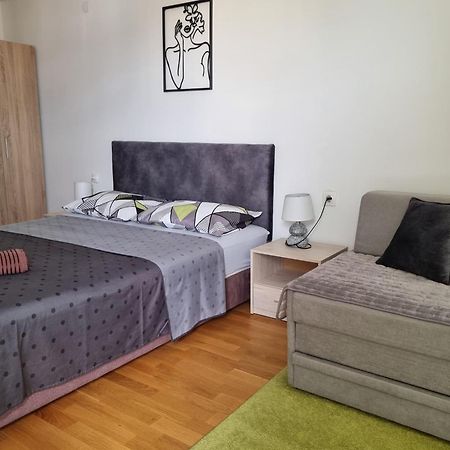 Modern & Trendy Apartment Skopje Buitenkant foto