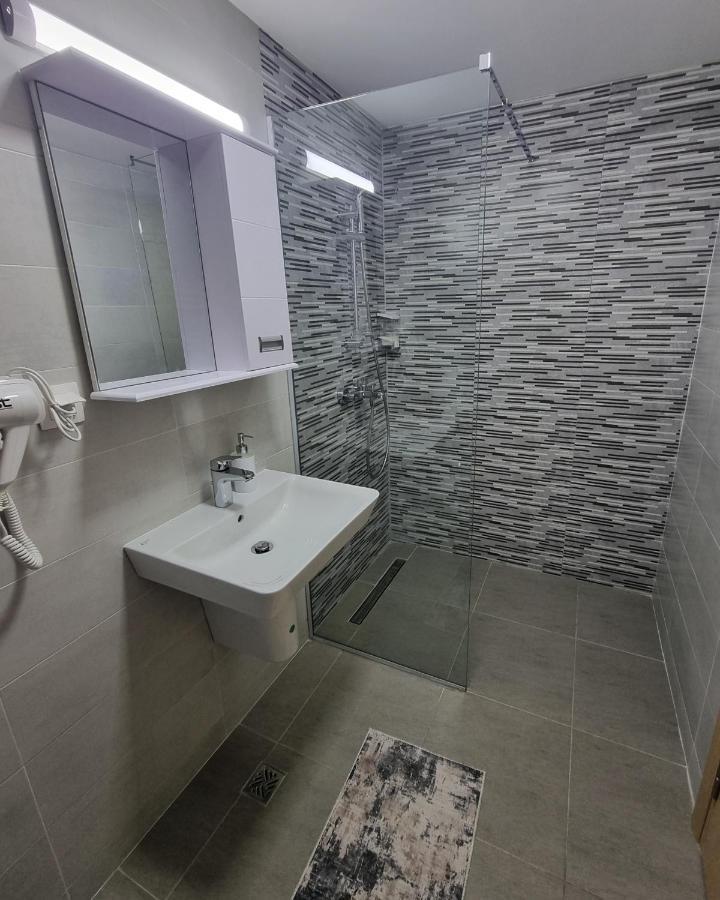 Modern & Trendy Apartment Skopje Buitenkant foto